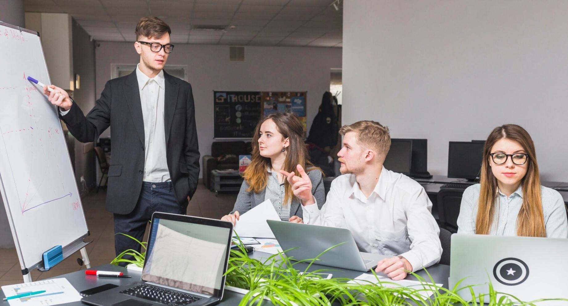 Équipe bakeooripeous lors d'un atelier de formation financière